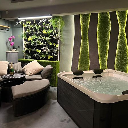 Leo Apartment Suite & Private Spa Zone - Old City 布拉迪斯拉发 外观 照片