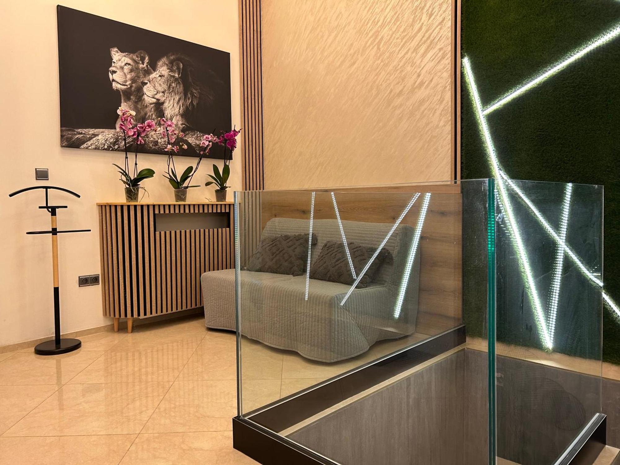 Leo Apartment Suite & Private Spa Zone - Old City 布拉迪斯拉发 外观 照片