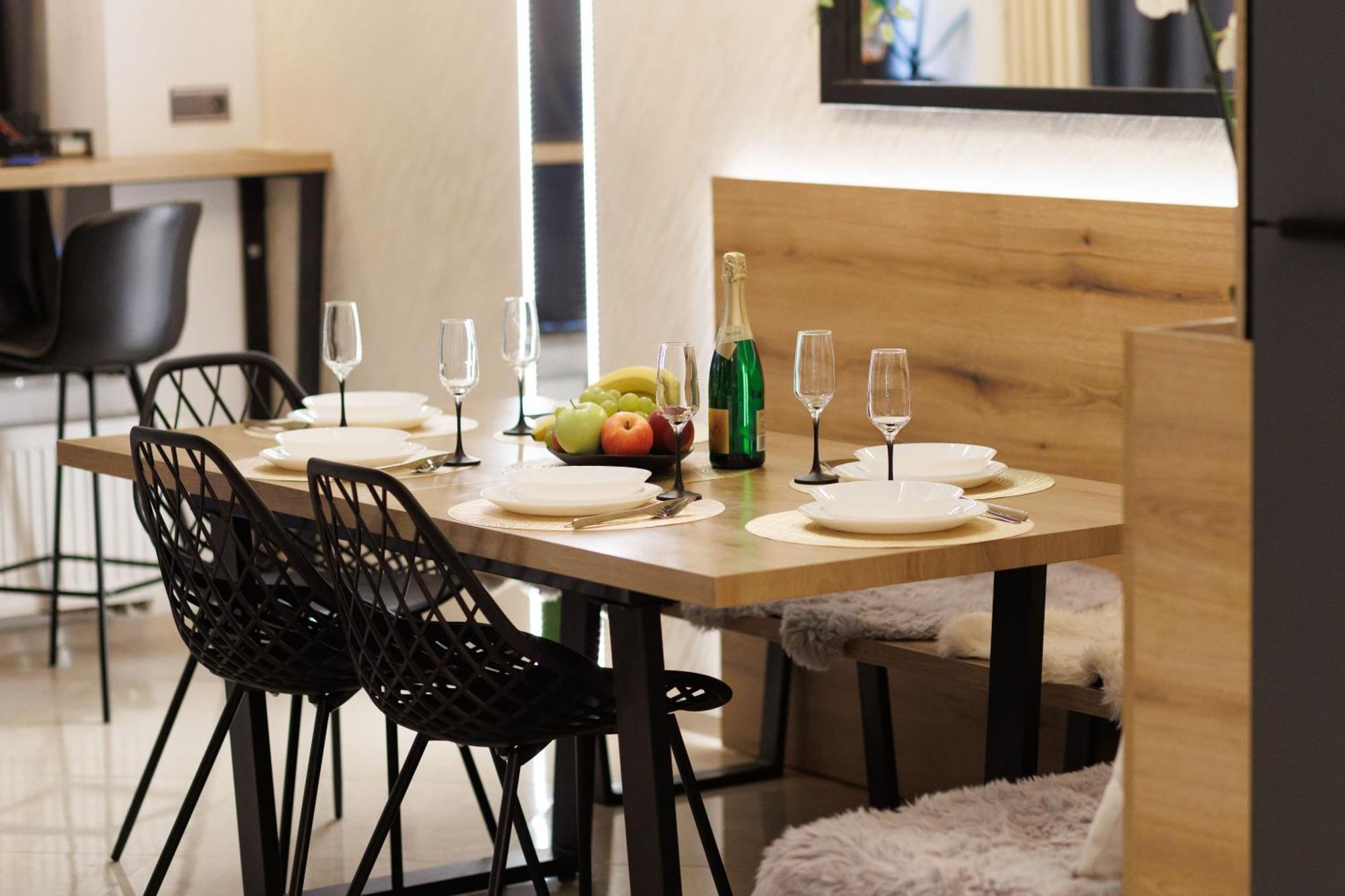 Leo Apartment Suite & Private Spa Zone - Old City 布拉迪斯拉发 外观 照片