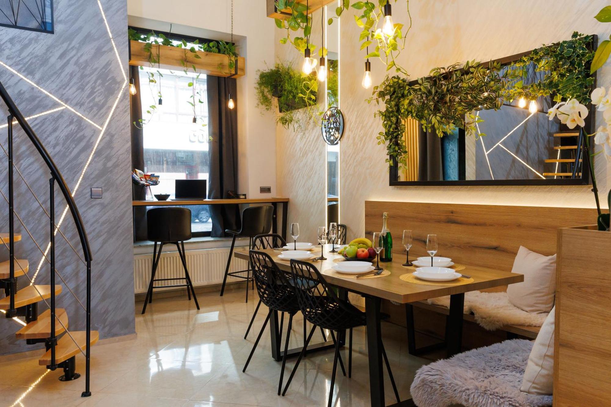 Leo Apartment Suite & Private Spa Zone - Old City 布拉迪斯拉发 外观 照片