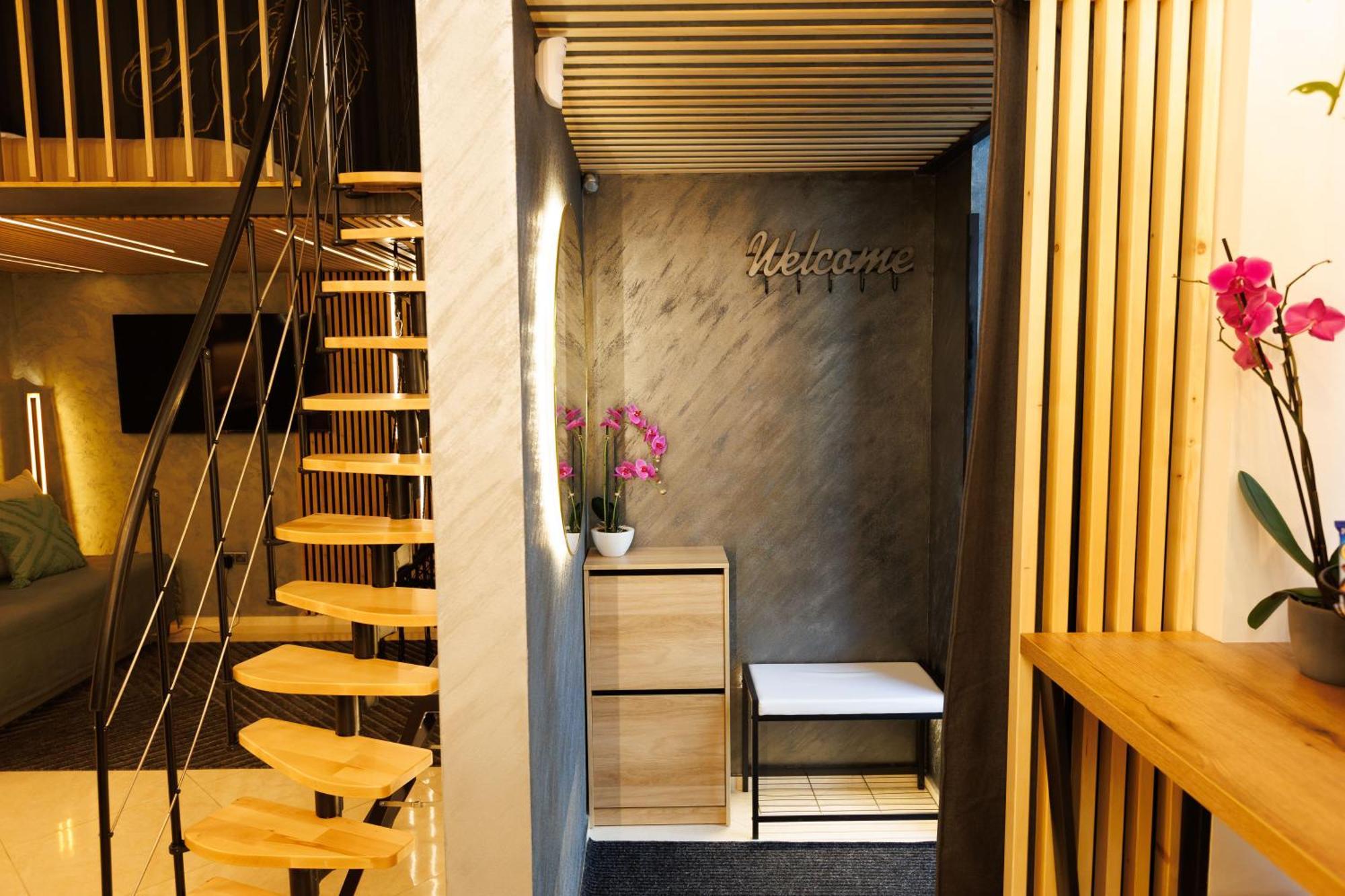 Leo Apartment Suite & Private Spa Zone - Old City 布拉迪斯拉发 外观 照片