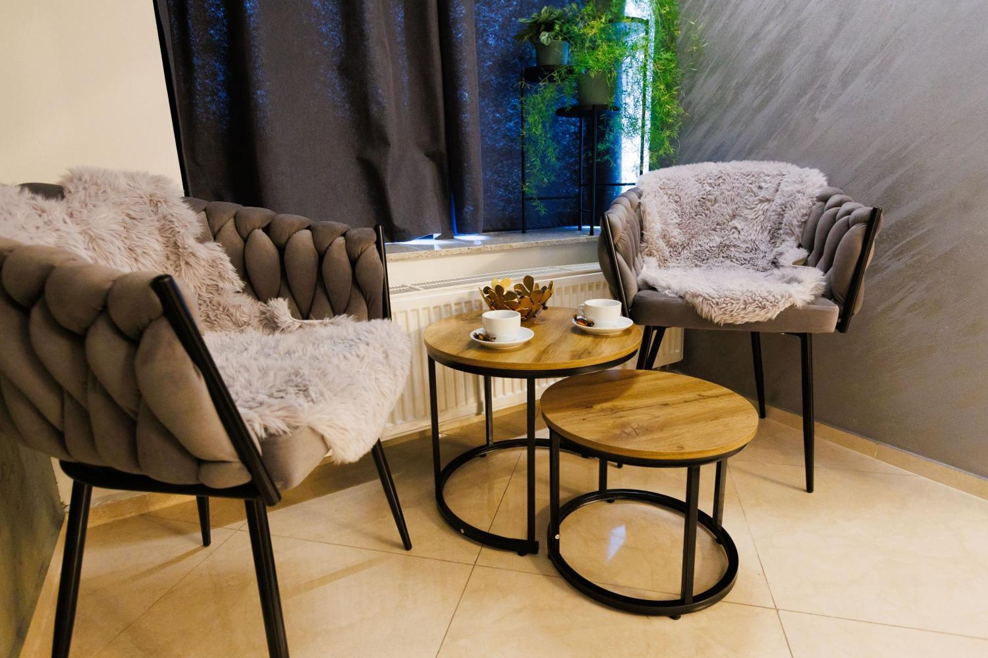 Leo Apartment Suite & Private Spa Zone - Old City 布拉迪斯拉发 外观 照片